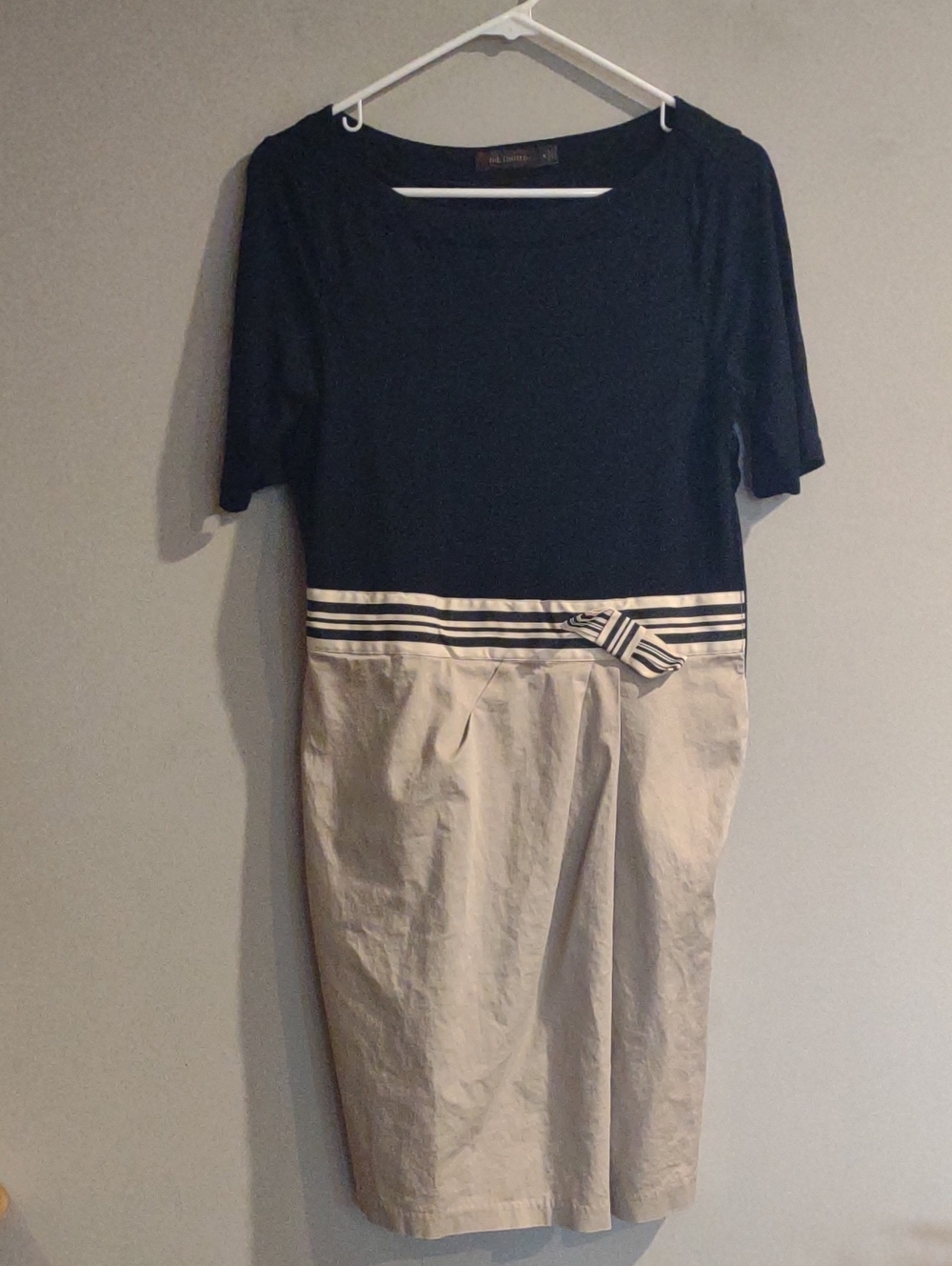 The Limited Women's 6 Black/Khaki 2 Pocket Short Sleeve Cotton Knee Length Dress
